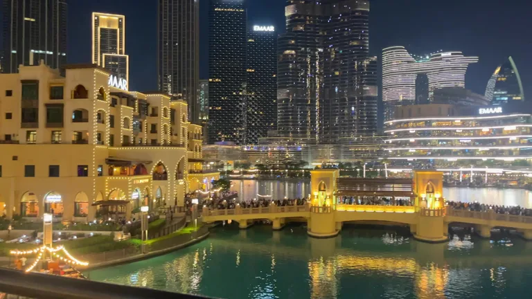 Вид на Авса Ткйпоол — маршрут по знаковым местам Дубая.