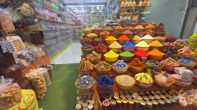 Вид на Голд Товк — маршрут по знаковым местам Дубая.