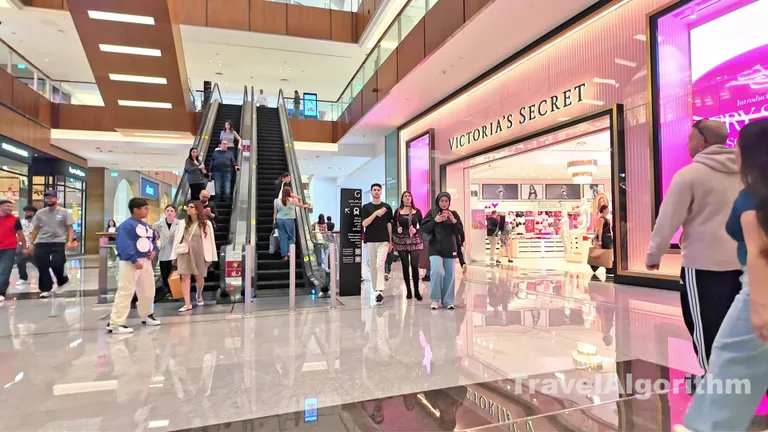 Mall of the Emirates: Горнолыжный курорт и бутики