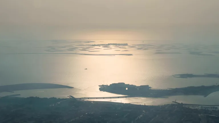 Вид на Тки Двбаи — маршрут по знаковым местам Дубая.