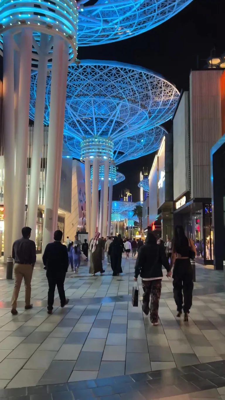 Вид на Блвекауест Итланд — маршрут по знаковым местам Дубая.