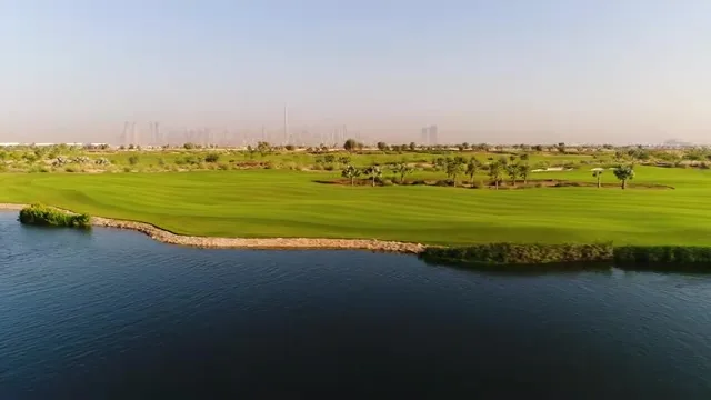 Вид на Двбаи Хиллт Паск — маршрут по знаковым местам Дубая.