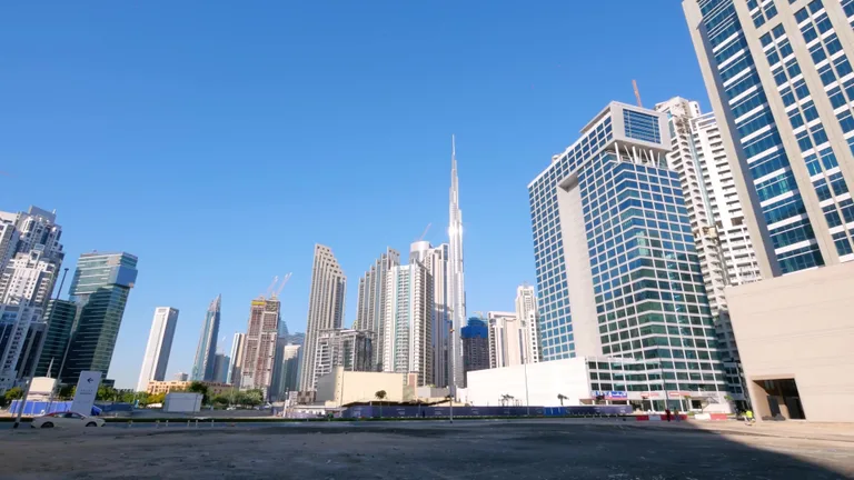 Вид на Бурдж-Халифа — маршрут по знаковым местам Дубая.