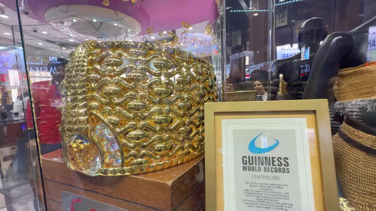 Вид на Голд Товк — маршрут по знаковым местам Дубая.