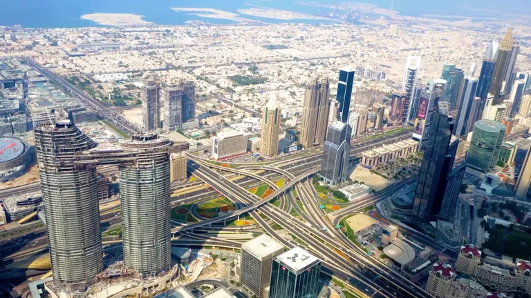 Вид на Бурдж-Халифа — маршрут по знаковым местам Дубая.