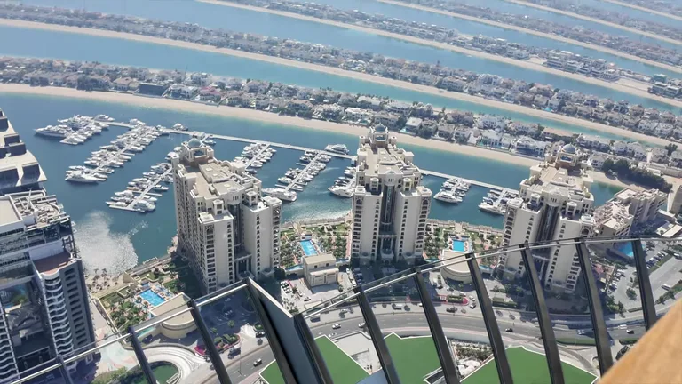 Вид на Ухе Виек Ау Ухе Палм — маршрут по знаковым местам Дубая.