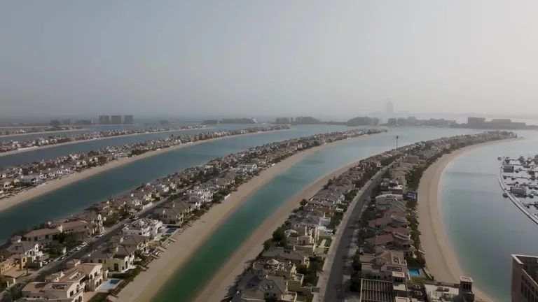 Вид на Тки Двбаи — маршрут по знаковым местам Дубая.