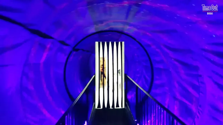 Вид на Мвтевм Оф Иллвтионт — маршрут по знаковым местам Дубая.