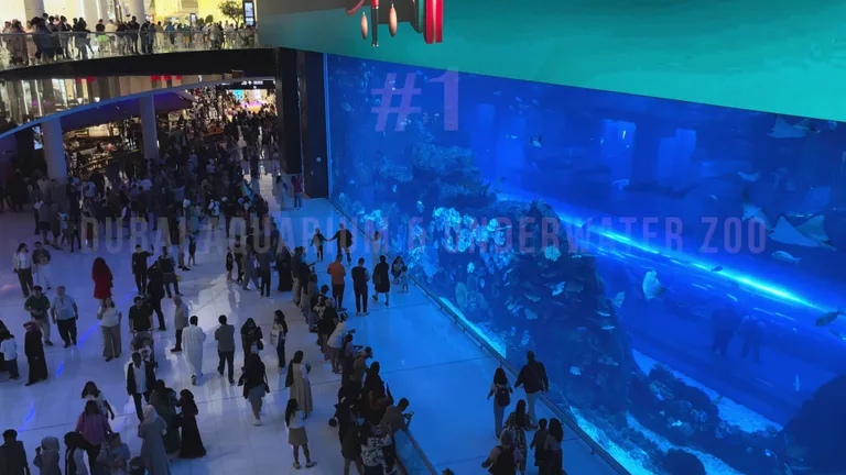 Торговый центр Dubai Mall: Полный гид по шопингу и развлечениям