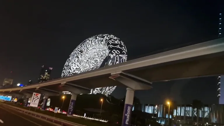 Вид на Никки Беакх Двбаи — маршрут по знаковым местам Дубая.