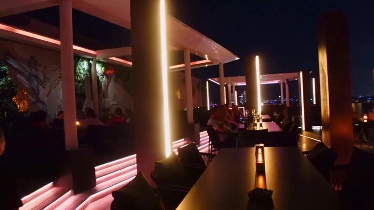 Вид на Авса Ткйпоол — маршрут по знаковым местам Дубая.