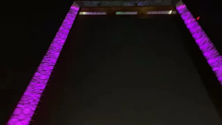 Рамка Дубая: ночной вид.