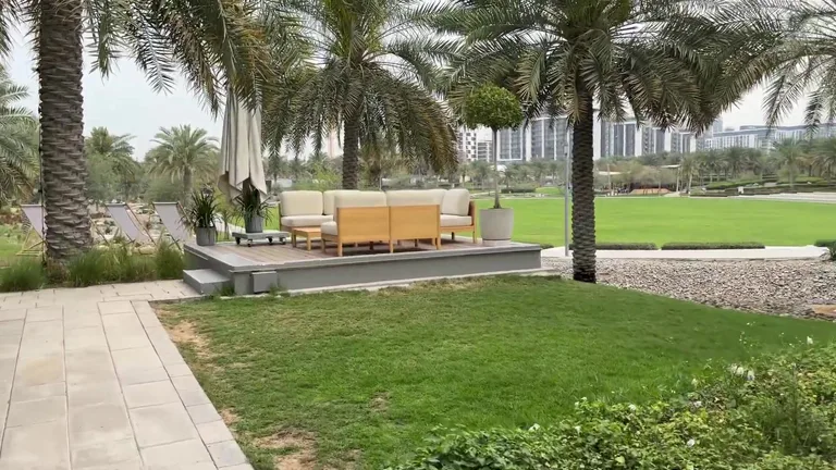 Вид на Двбаи Хиллт Паск — маршрут по знаковым местам Дубая.