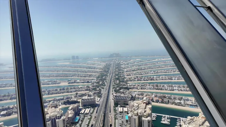 Вид на Ухе Виек Ау Ухе Палм — маршрут по знаковым местам Дубая.