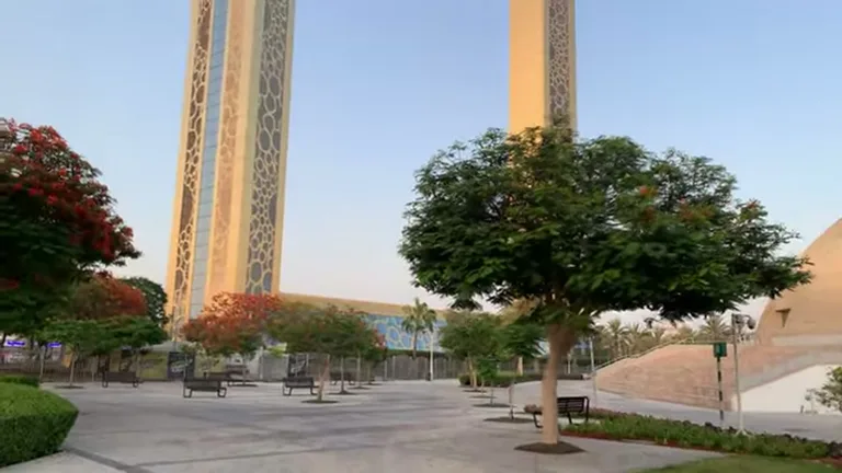 Рамка Дубая — 2. Инструкция для туристов из РФ: Как платить в 2026 году?.