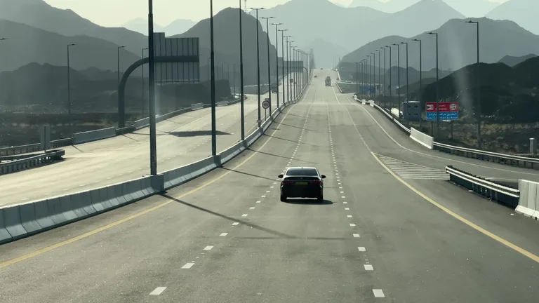 Вид на Хаууа Дам — маршрут по знаковым местам Дубая.